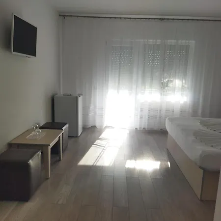 Marius Gasthuis Două Mai